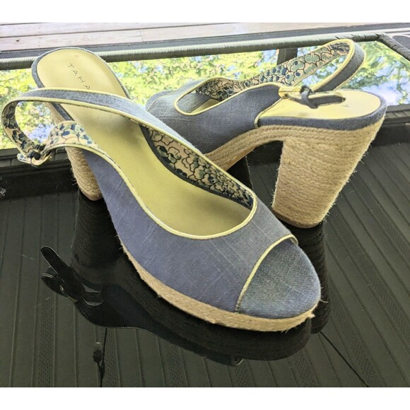 Tahari BARB Sandal Womens sz 9.5 Blue Canvas Slingback Platform Pump Heel Shoe - Picture 1 of 10